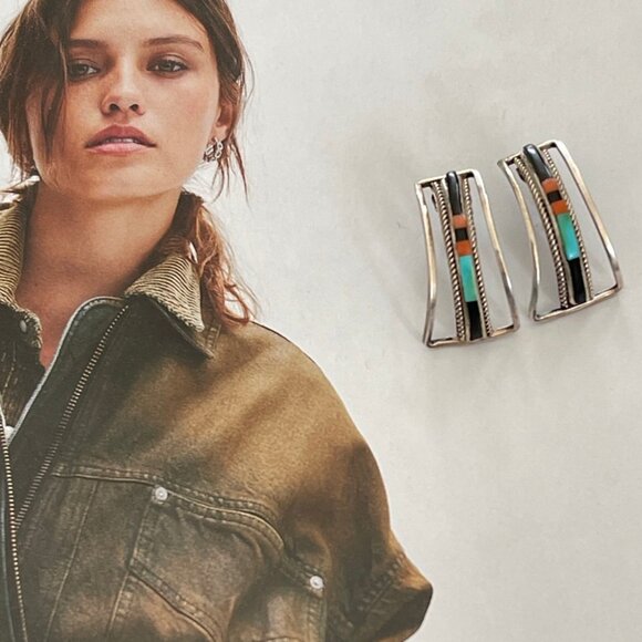 Vintage NATIVE AMERICAN Sterling Silver, Turquoise, Coral & Onyx Huggie Earrings - Picture 2 of 8